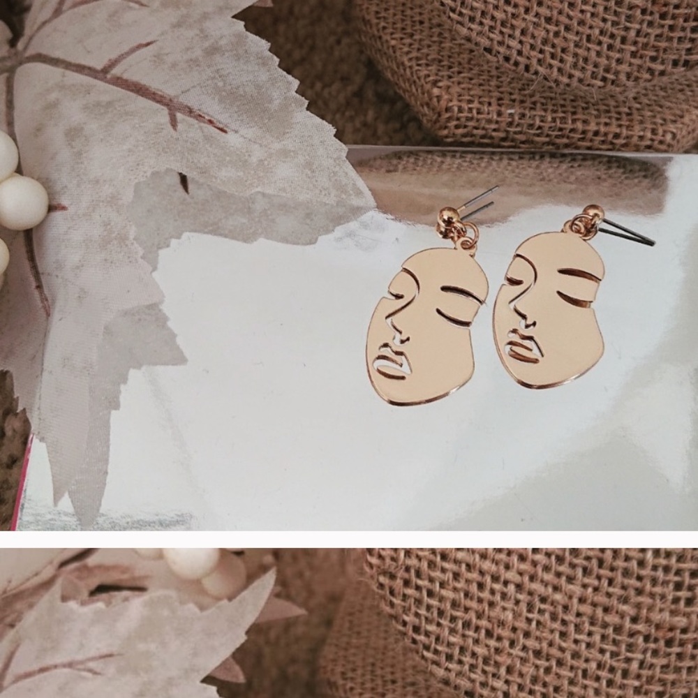Art Feminist Drop Earring - Picture 5 of 6
